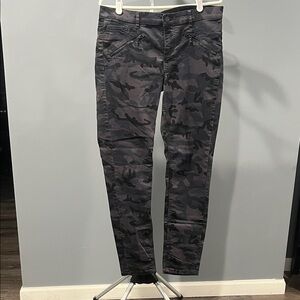 NY&CO Camouflage Leggings - Black and Gray